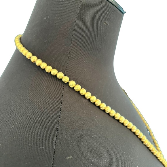 Vintage Monet Gold Plated Textured Bead Necklace 1950s 26 inch 5mm Beads - Picture 4 of 11